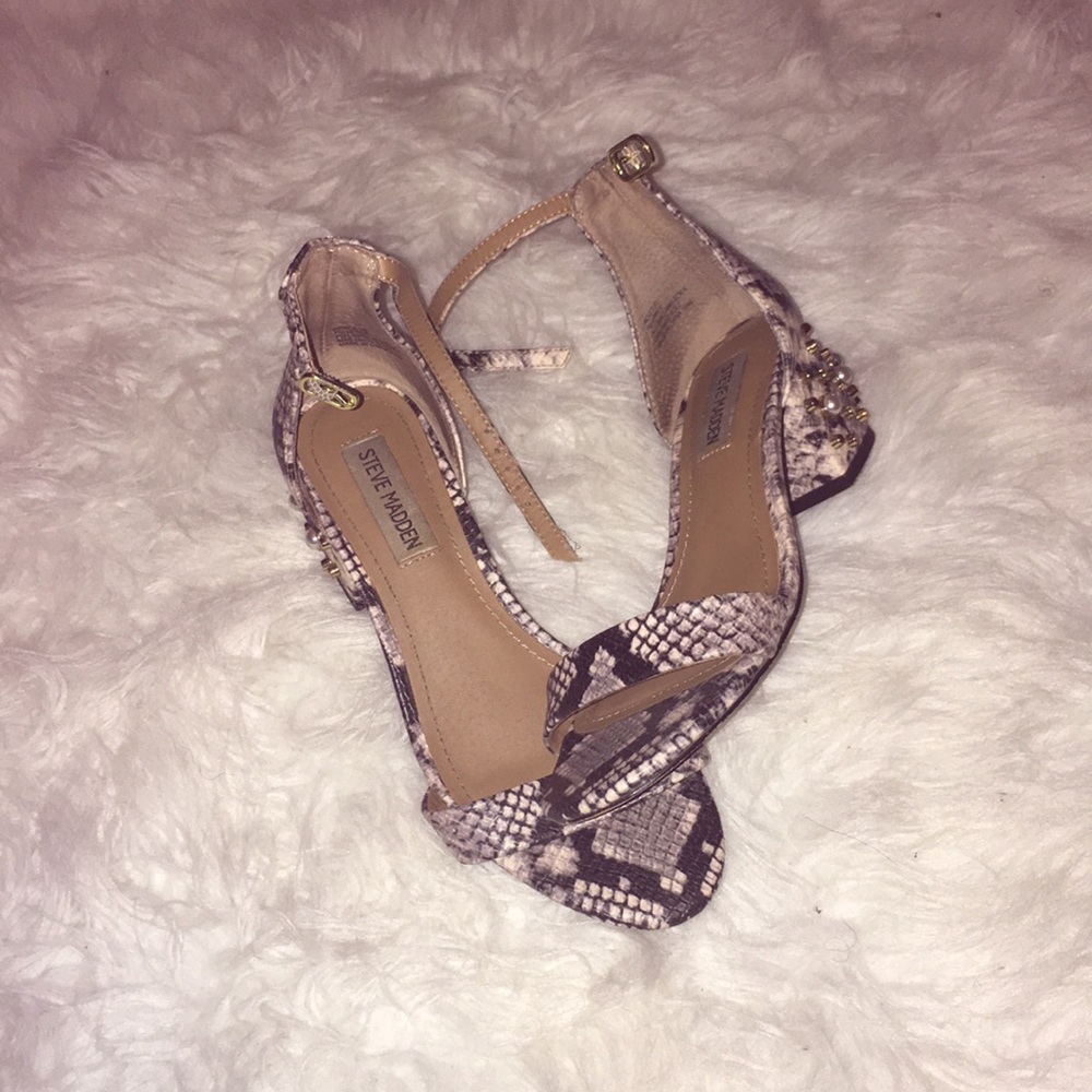 Heels - Picture 2 of 6